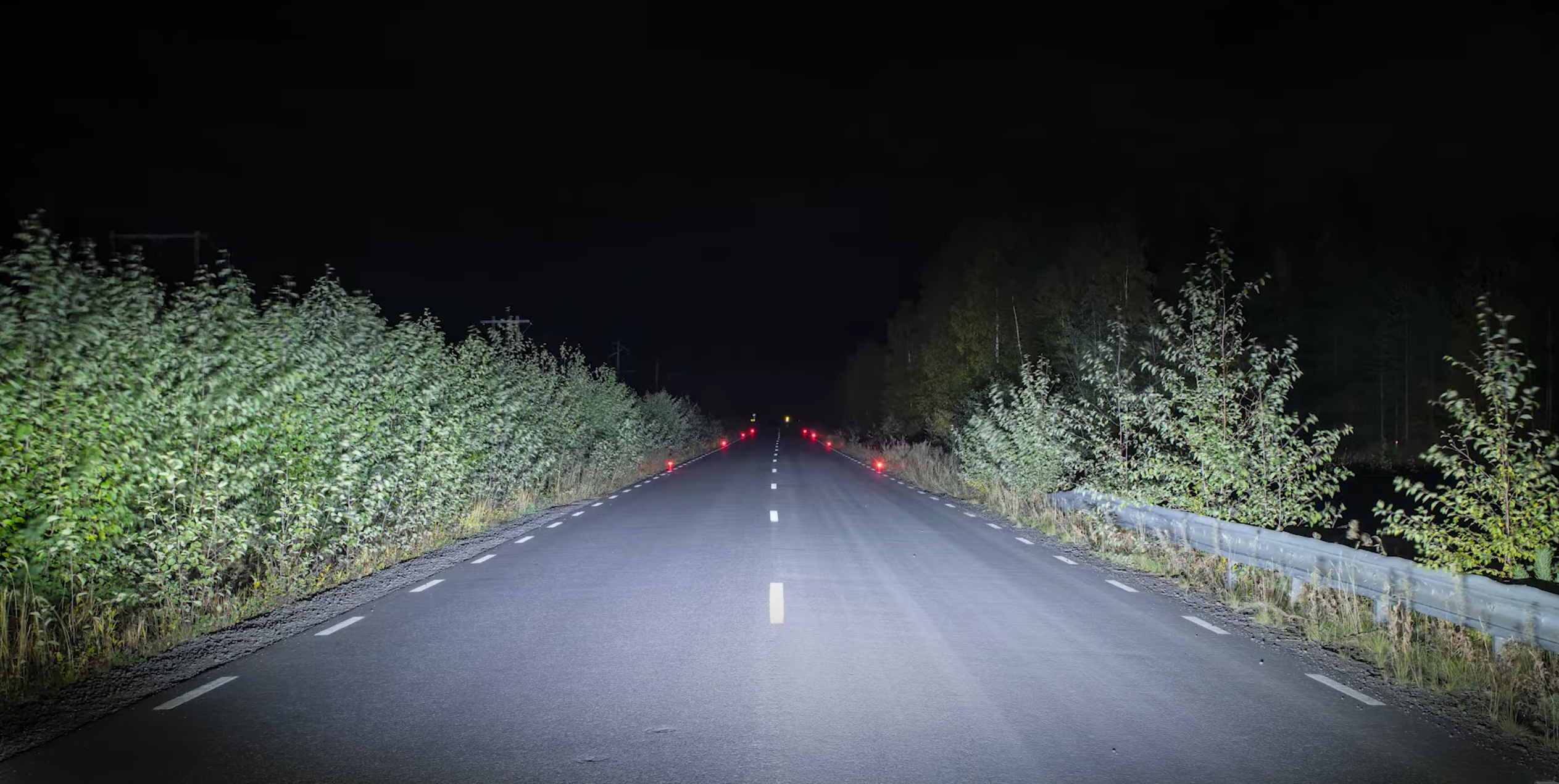 LUXTAR X20 Edición Negra 200W <57cm> Nominada a Mejor Tira de LED - Foco